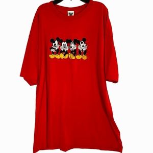 Vintage Disney Embroidered Mickey Mouse Tee